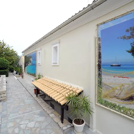 Paxos Club & 4*