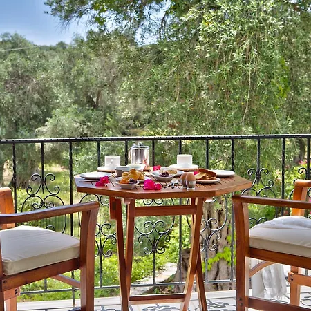 Paxos Club & 4* Gaios