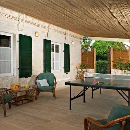 Paxos Club & Rezort 4*