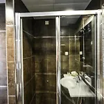 Θέρετρο Paxos Club & 4*