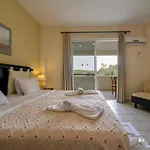 Θέρετρο Paxos Club & Γάιος