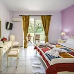 Θέρετρο Paxos Club & Γάιος