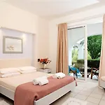 Paxos Club & Θέρετρο 4*