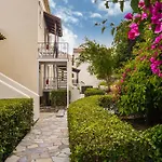 Θέρετρο Paxos Club & 4*