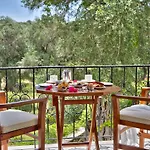 Paxos Club & 4* Γάιος