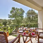 Paxos Club & Θέρετρο