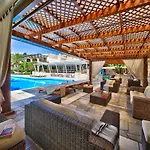 Paxos Club & Θέρετρο 4*