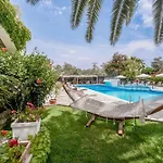 Θέρετρο Paxos Club & Γάιος