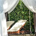 Paxos Club & 4* Γάιος
