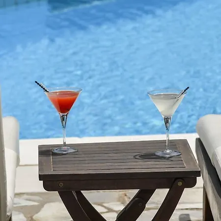 Paxos Club & 4*