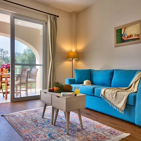 Paxos Club & 4*