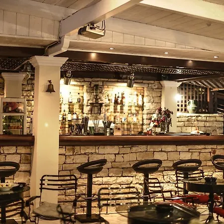 Paxos Club & Gaios