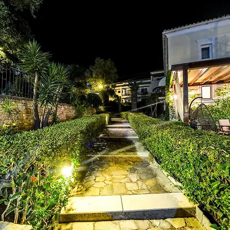 Paxos Club & 4*