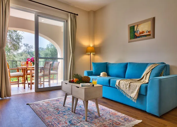 Paxos Club & 4*