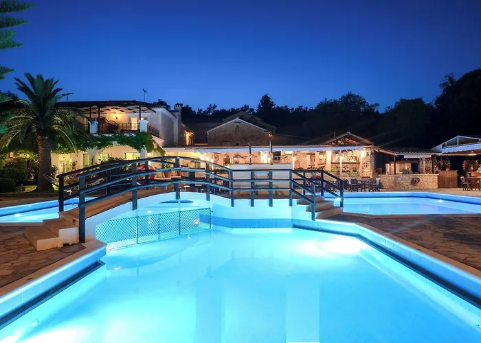 Paxos Club & 4*