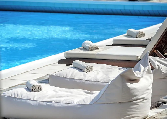 منتجع Paxos Club & 4*