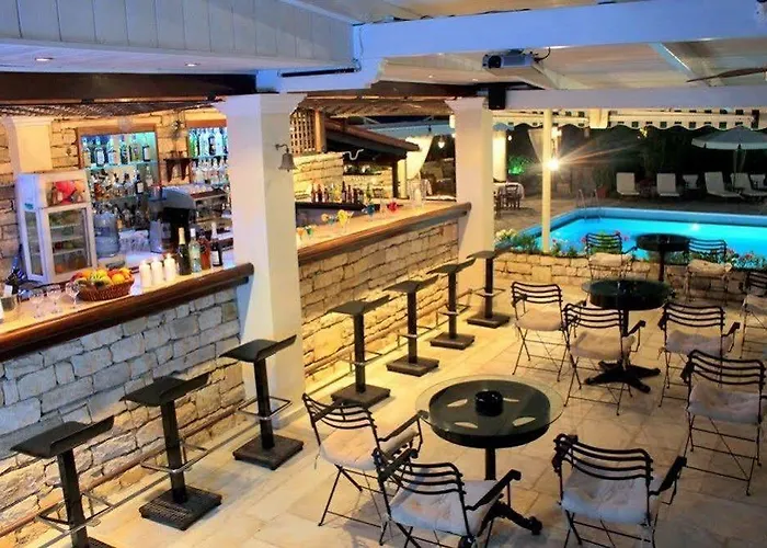 Paxos Club & 4* Гайос